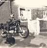 BMW_R27_Junge2BHund_web.jpg